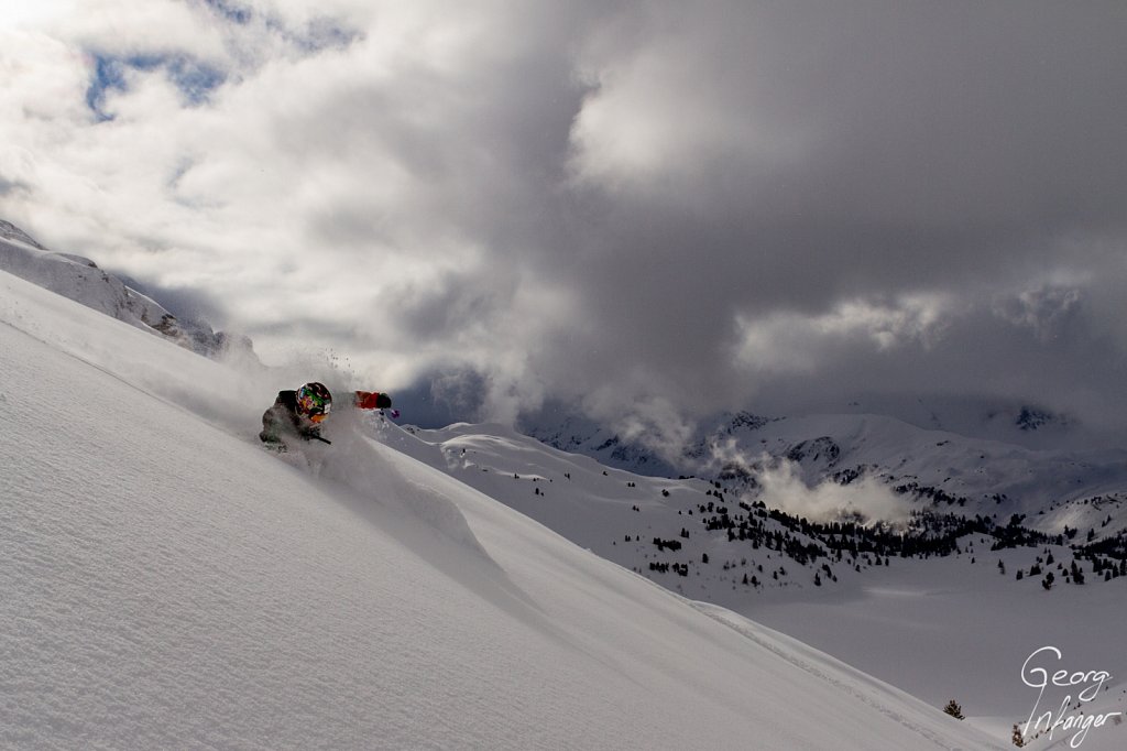 Herbert Kuster in Engelberg - berge clouds engelberg freeride herbert kuster powder skiing sport wolken 