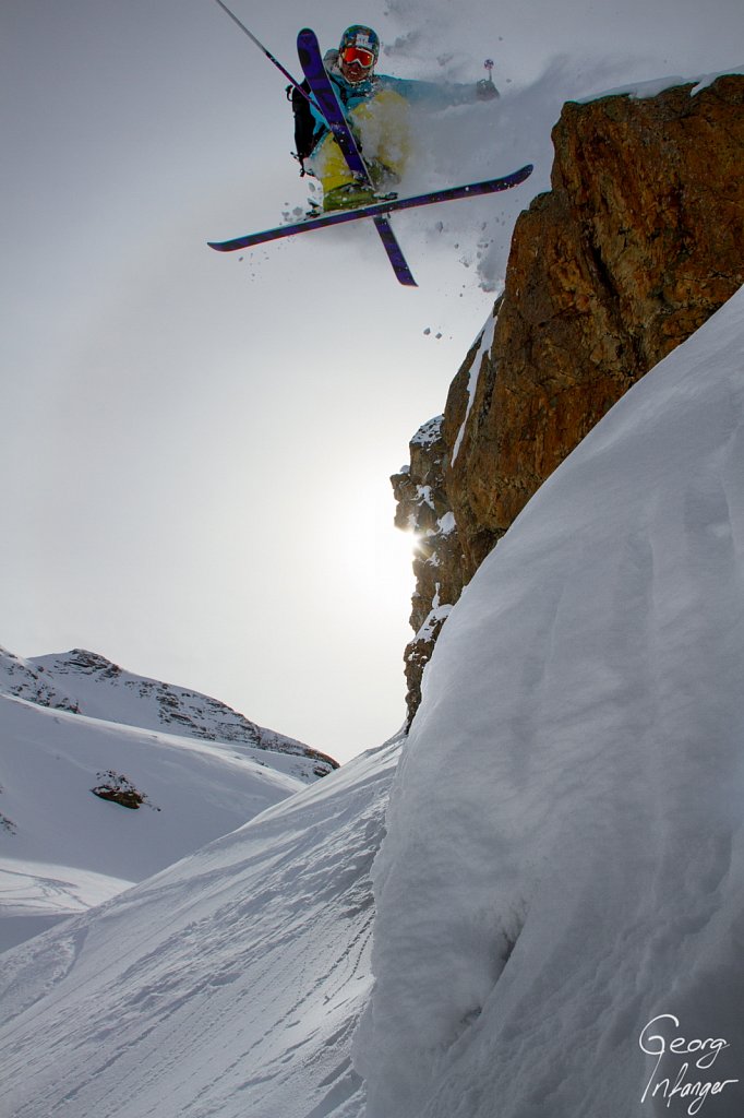 Herbert Kuster in Engelberg - cliff drop engelberg freeride herbert kuster powder skiing sport 